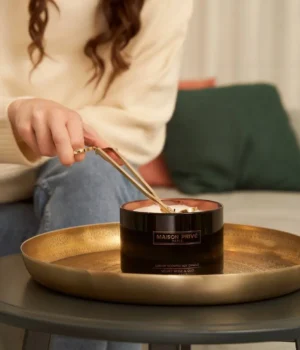 Bijūnai ir Velvetas | Žvakė | MAISON PRIVÉ | 650g