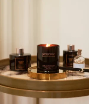 Juodasis Gintaras ir Lelija | Žvakė | MAISON PRIVÉ | 255g