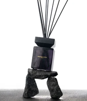 Namų kvapas | Juodasis Gintaras ir lelija | MAISON PRIVÉ | 200ml