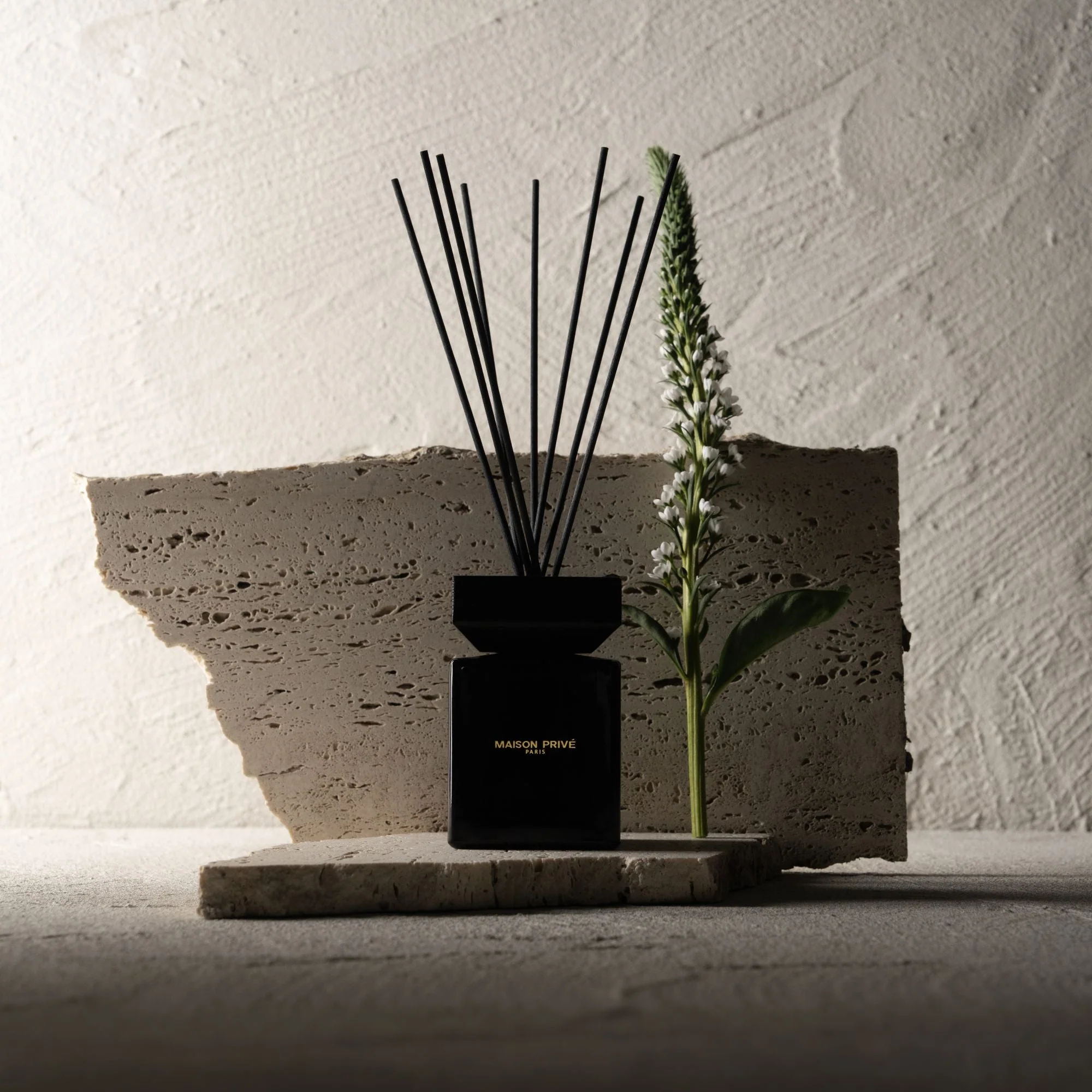 Namų kvapas | Bijūnai ir velvetas | MAISON PRIVÉ | 200ml