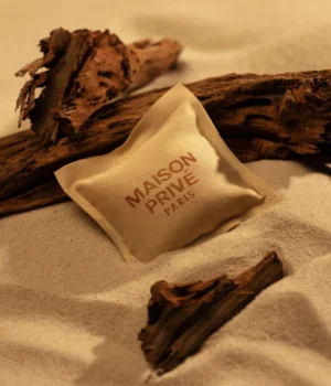 PERSIKAS IR ŽALIOJI ARBATA | Automobilio kvapas | MAISON PRIVÉ