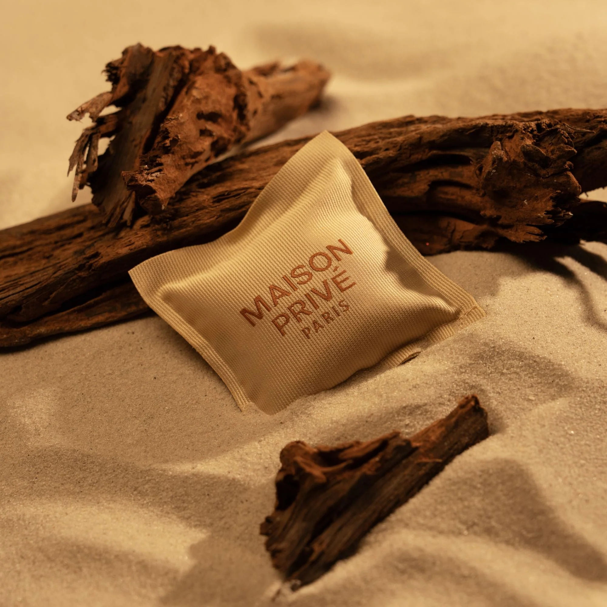 PERSIKAS IR ŽALIOJI ARBATA | Automobilio kvapas | MAISON PRIVÉ