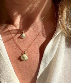 Pakabukas Kelrodė Kriauklė su deimantu asimetriškai | Sarune Vaitkute